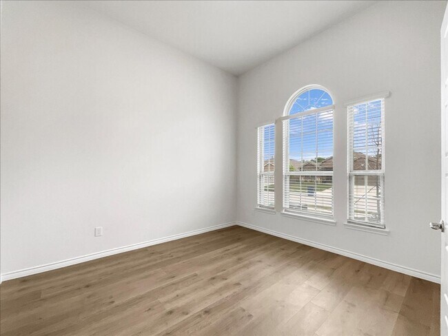 Building Photo - PRICE REDUCTION. 4-bed 2.5-bath 2714 sqft house located in DR Horton's Millstone subdivision