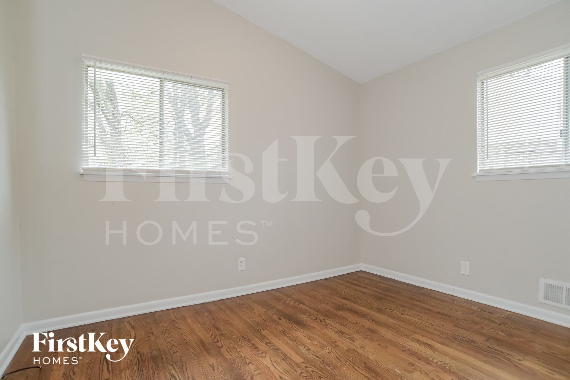 Building Photo - 5106 S Grand Ave