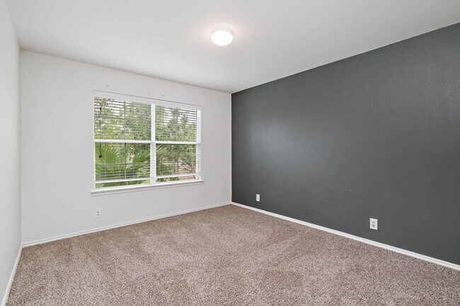 Building Photo - 3 br, 2.5 bath House - 10917 Sangria Mist