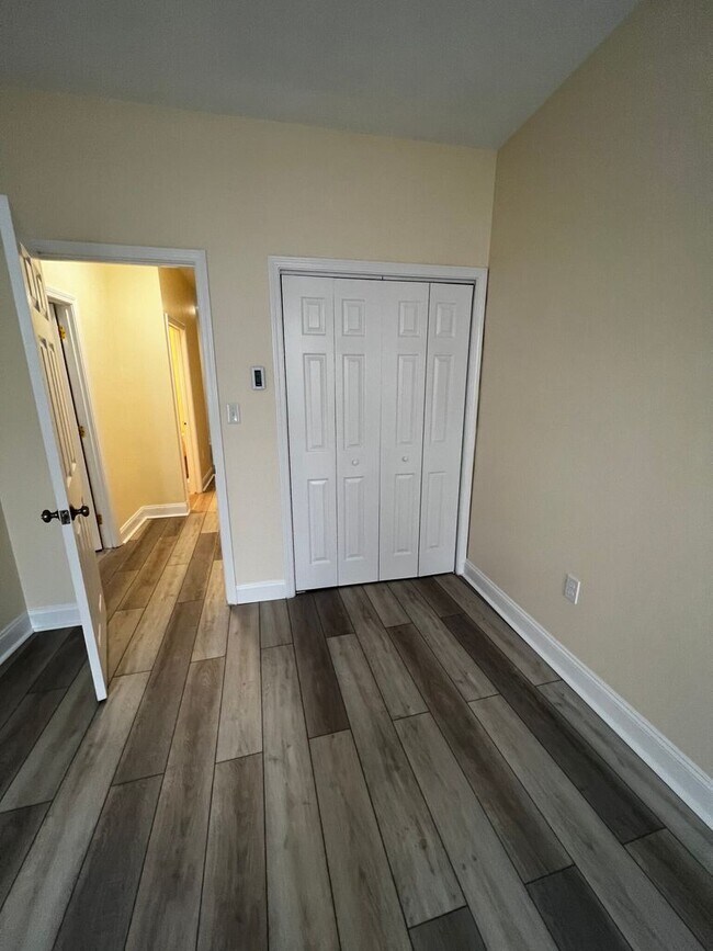 Building Photo - Central Mission Hill Location. Steps from ...