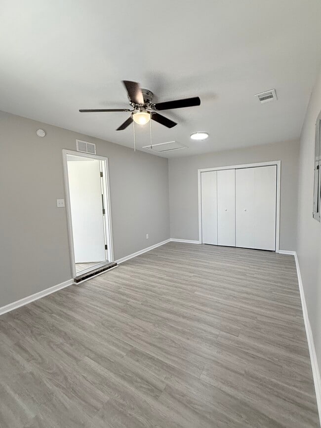 Building Photo - 620 Scott St