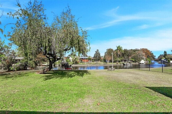 Building Photo - 2705 Gulfstream Rd