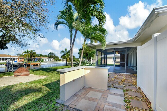 Building Photo - 1753 W Terrace Dr