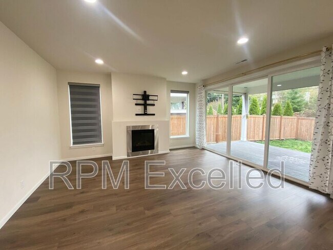 Building Photo - 16208 27th St Ct E