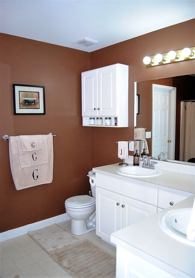 Building Photo - Wonderful Home in the Willow Lakes Community!