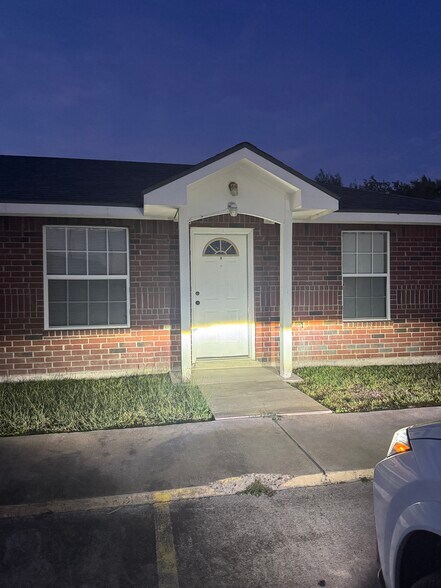 Building Photo - 2206 N 7th St