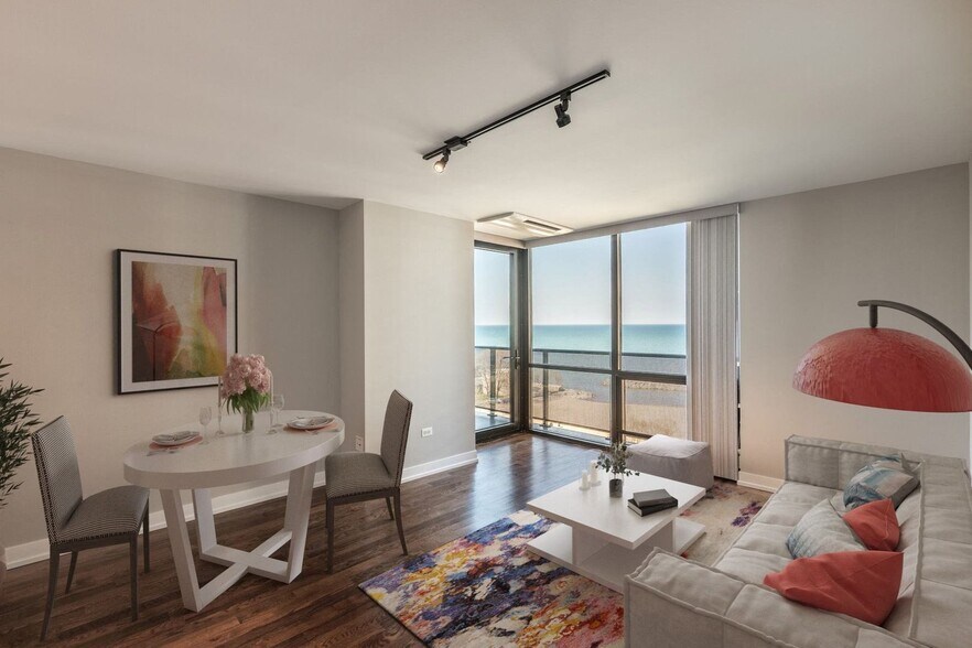 Building Photo - 5900 N Sheridan Rd