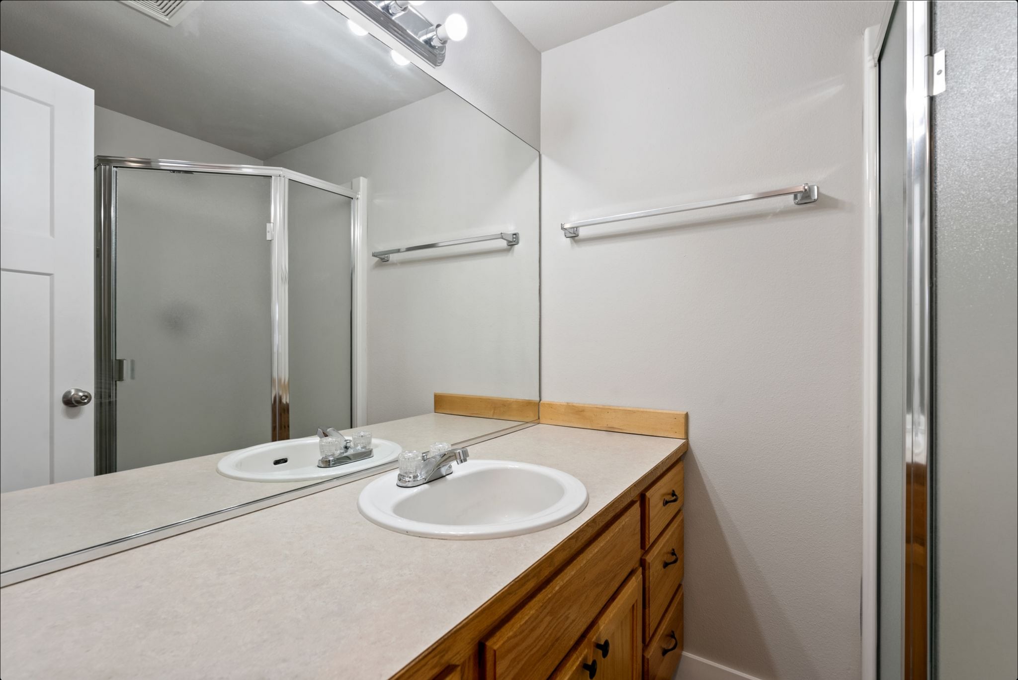 Upstairs bathroom 2 - 3519 E 25th Ave