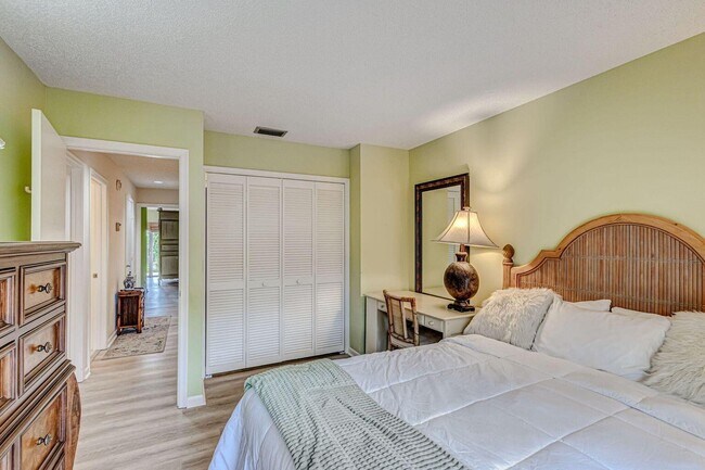 Building Photo - 3667 Cape Pointe Cir
