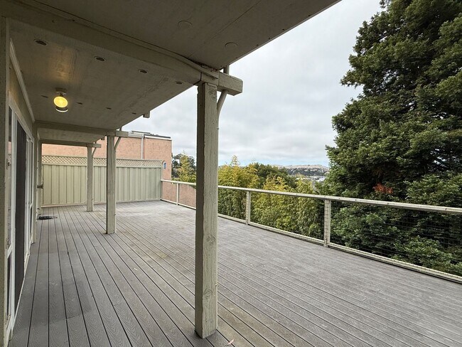 Building Photo - 142 Buchanan Dr