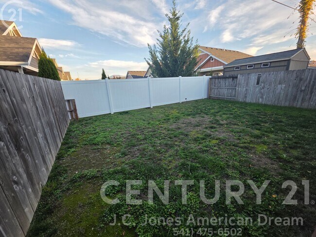 Building Photo - AR2411