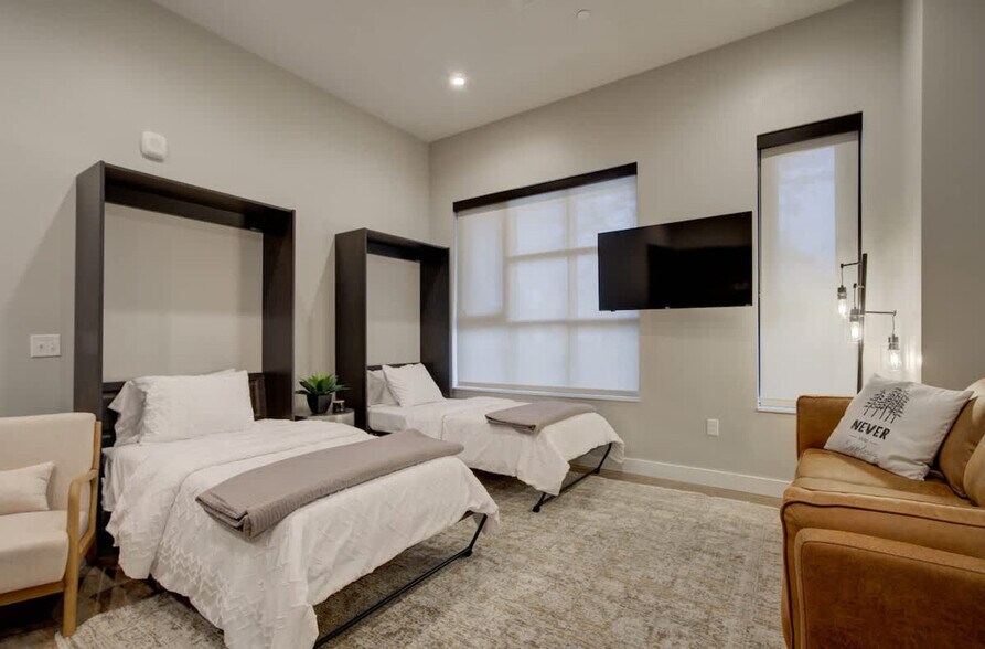 Building Photo - 110 W Beall St