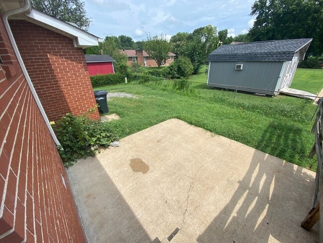 Building Photo - 501 Gracy Ave
