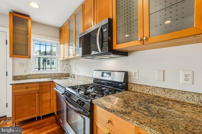 Building Photo - 1949 H St NE