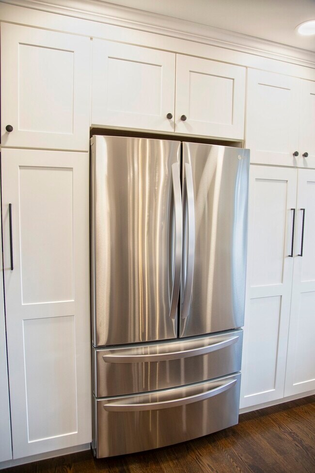 Building Photo - 2S316 Arrowhead Dr