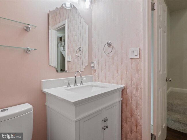 Building Photo - 3001 Federal Hill Dr