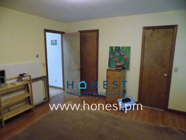 Building Photo - 43 Sunset Dr