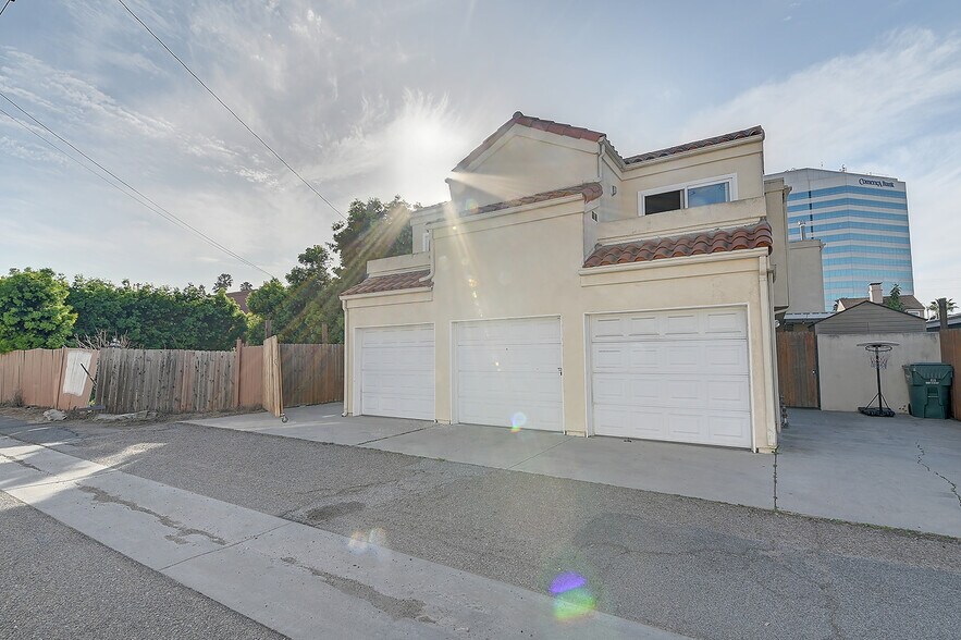 Building Photo - 17054 A Ln