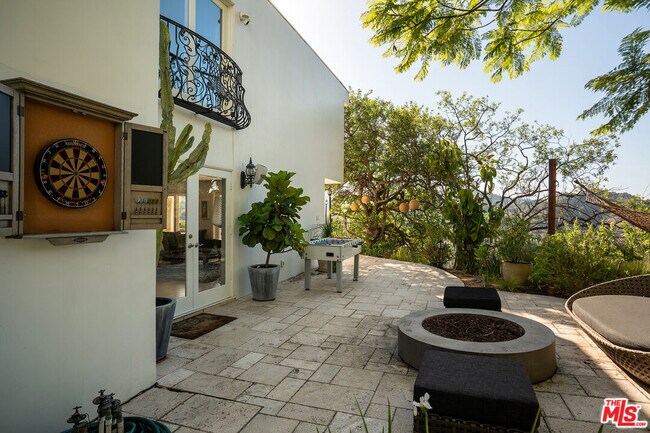 Building Photo - 8020 Zeus Dr