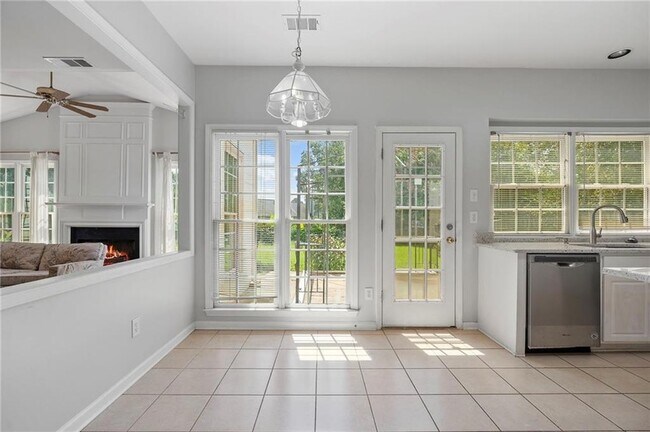 Building Photo - 7810 Brookwood Way
