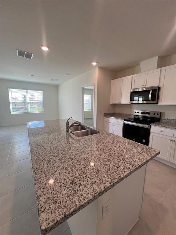 Building Photo - 631 Park Pl Blvd