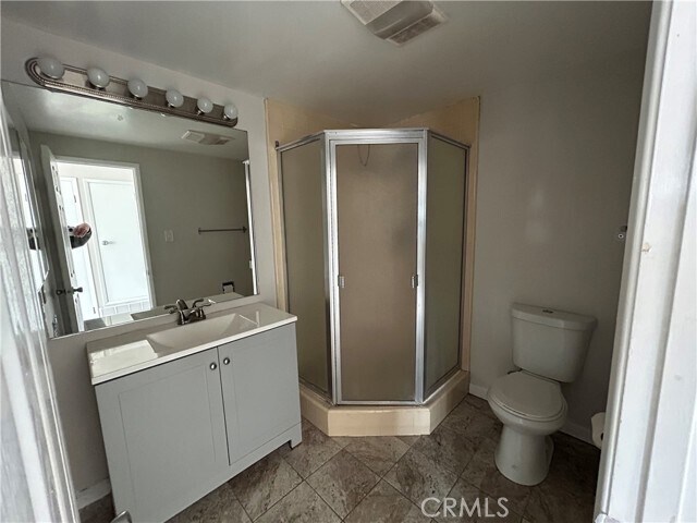 Building Photo - 3604 Country Club Dr