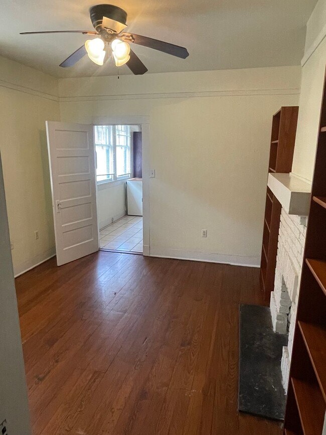 Building Photo - 2BD/1BA Shotgun in MidCity