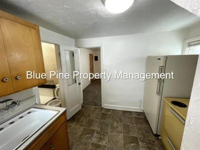 Building Photo - 157 E Elva St