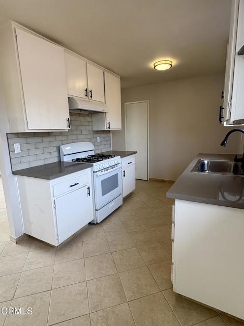 Building Photo - 1951 N Ventura Rd