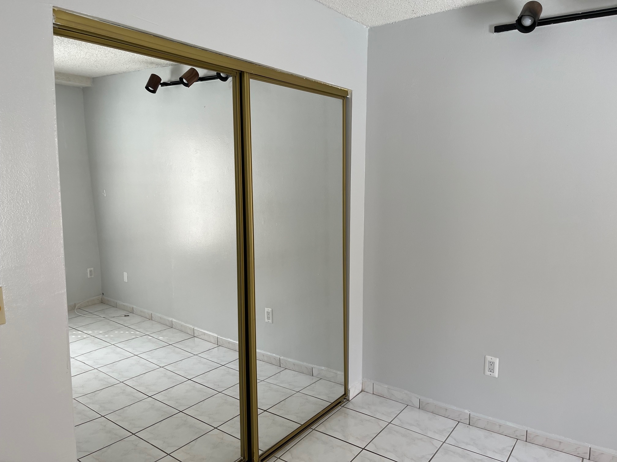 Building Photo - 7355 W 4th Ave