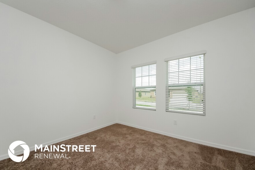 Building Photo - 221 Hidden Lk Lp