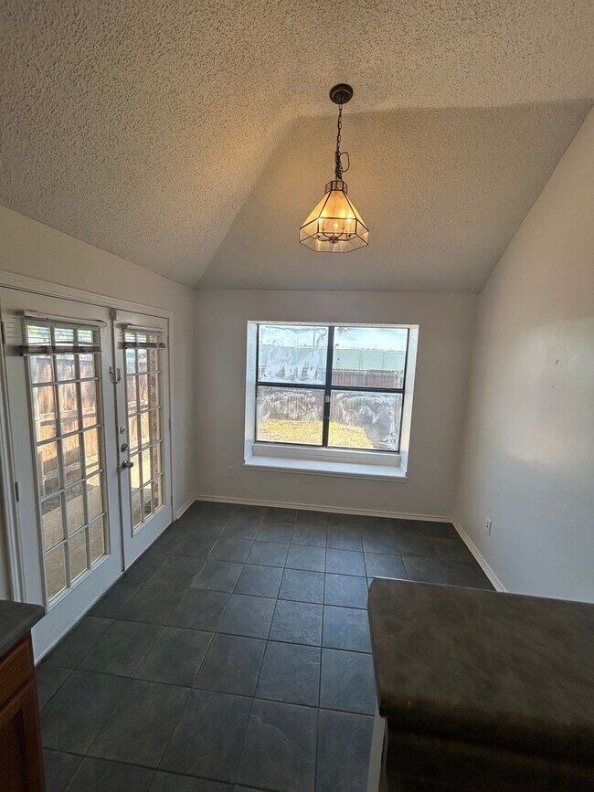 Building Photo - Interested in this home? You clearly have exceptional taste!