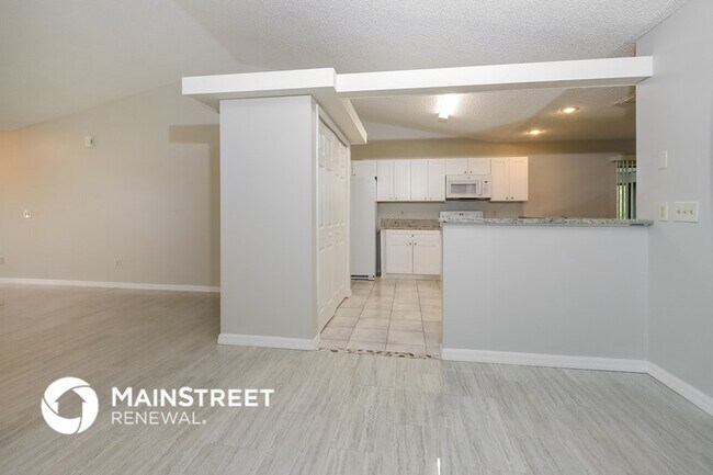 Building Photo - 2624 SE Solana Ln