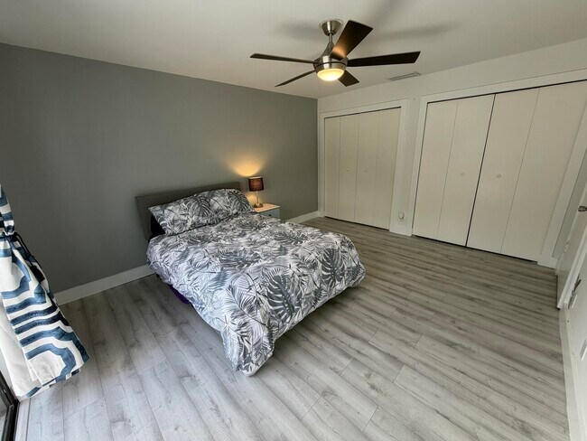 Building Photo - 8847 Thumbwood Cir