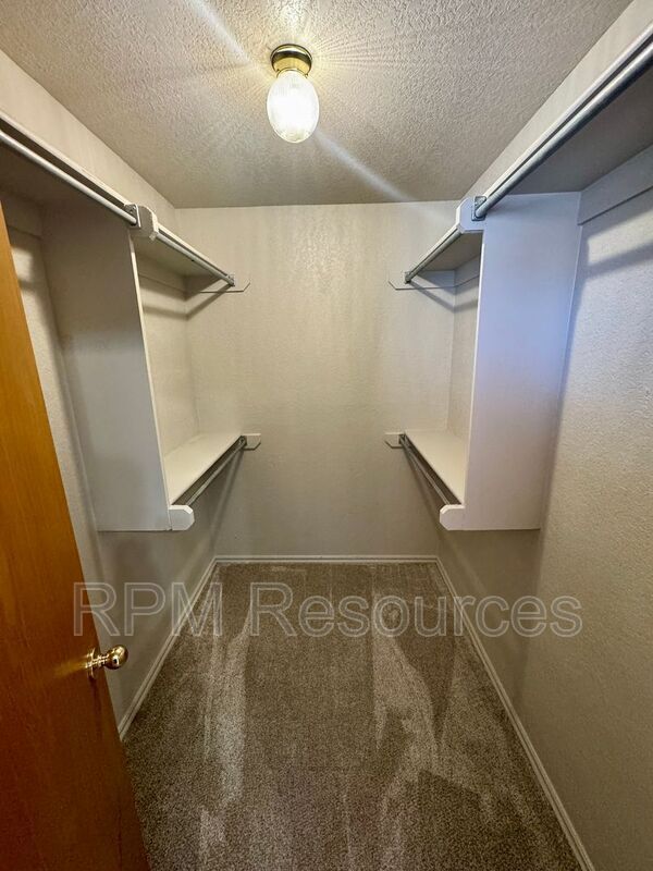 Building Photo - 16309 Everglade Ln