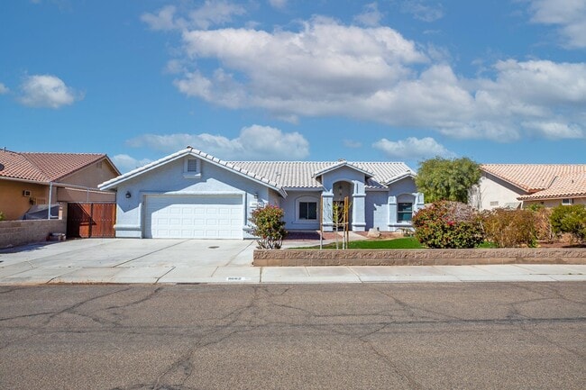 Building Photo - Yuma East Rental Available.