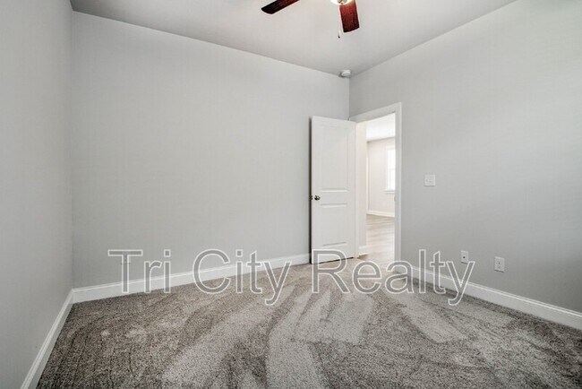 Building Photo - 602 Skye Ct