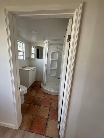 Building Photo - 1725 Kent St