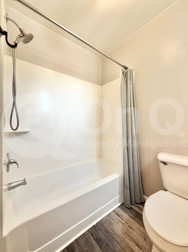 Building Photo - 4413 E Odessa Dr