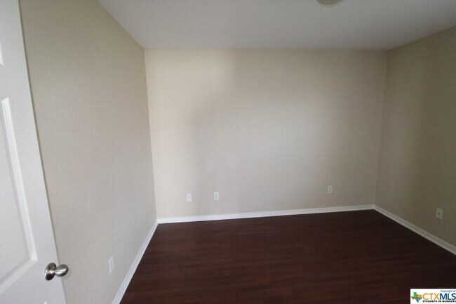 Building Photo - 2603 Jasmine Ln