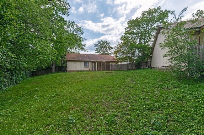 Building Photo - 1121 Peggotty Pl