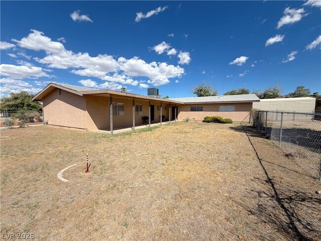 Building Photo - 1571 Turf Dr