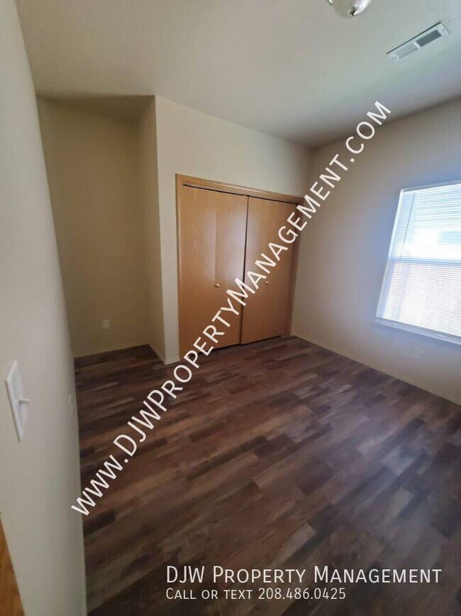 Building Photo - 8460 W Salt Creek Ct