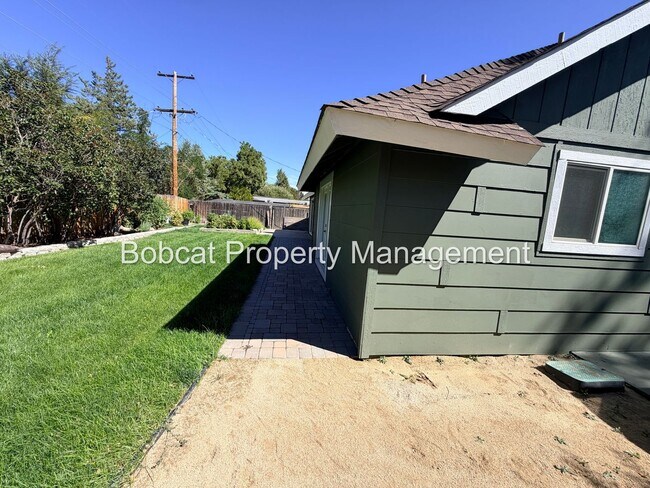 Building Photo - 700 Adaline St