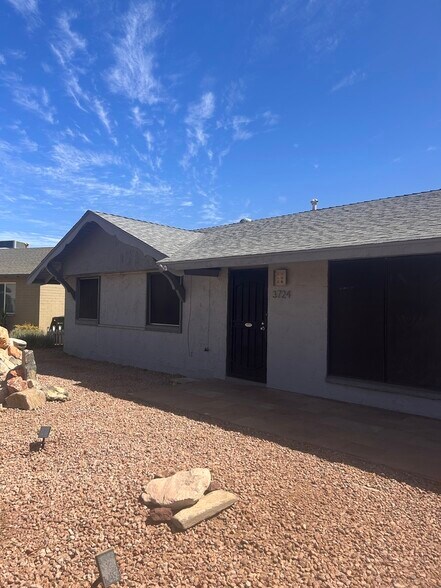 Building Photo - 3724 W Gardenia Ave