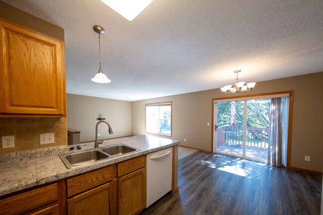 Building Photo - 15645 Float Ct