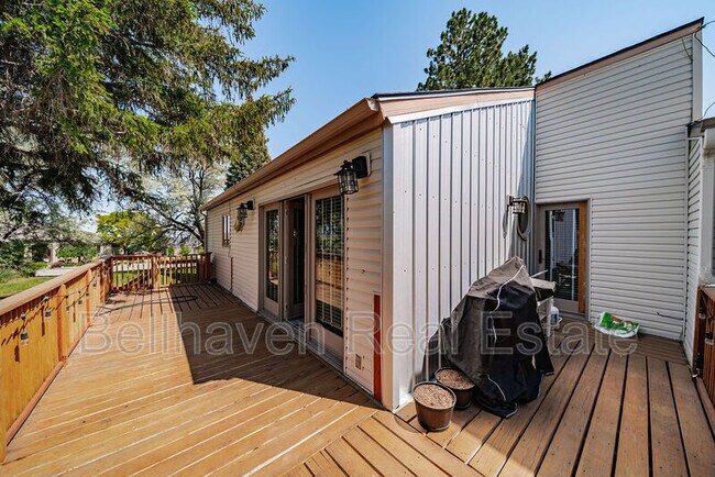Building Photo - 12000 S Sunrise Cir