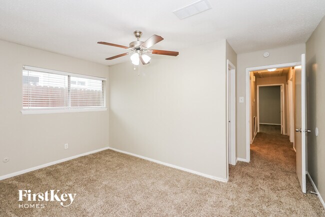 Building Photo - 9230 Carlow Ln