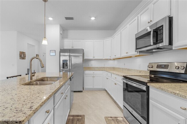 Building Photo - 14712 Cantabria Dr