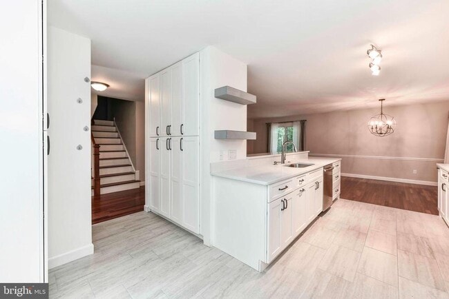 Building Photo - 12231 Westwood Hills Dr